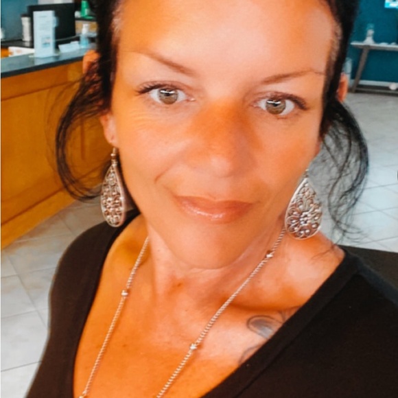 Meet your Posher, Jen - Picture 10 of 10